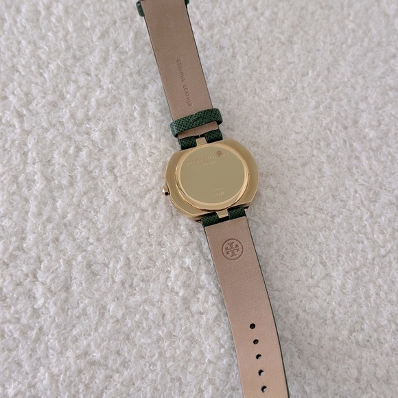 Tory Burch Bailey Green Leather Strap Watch - Picture 6 of 6